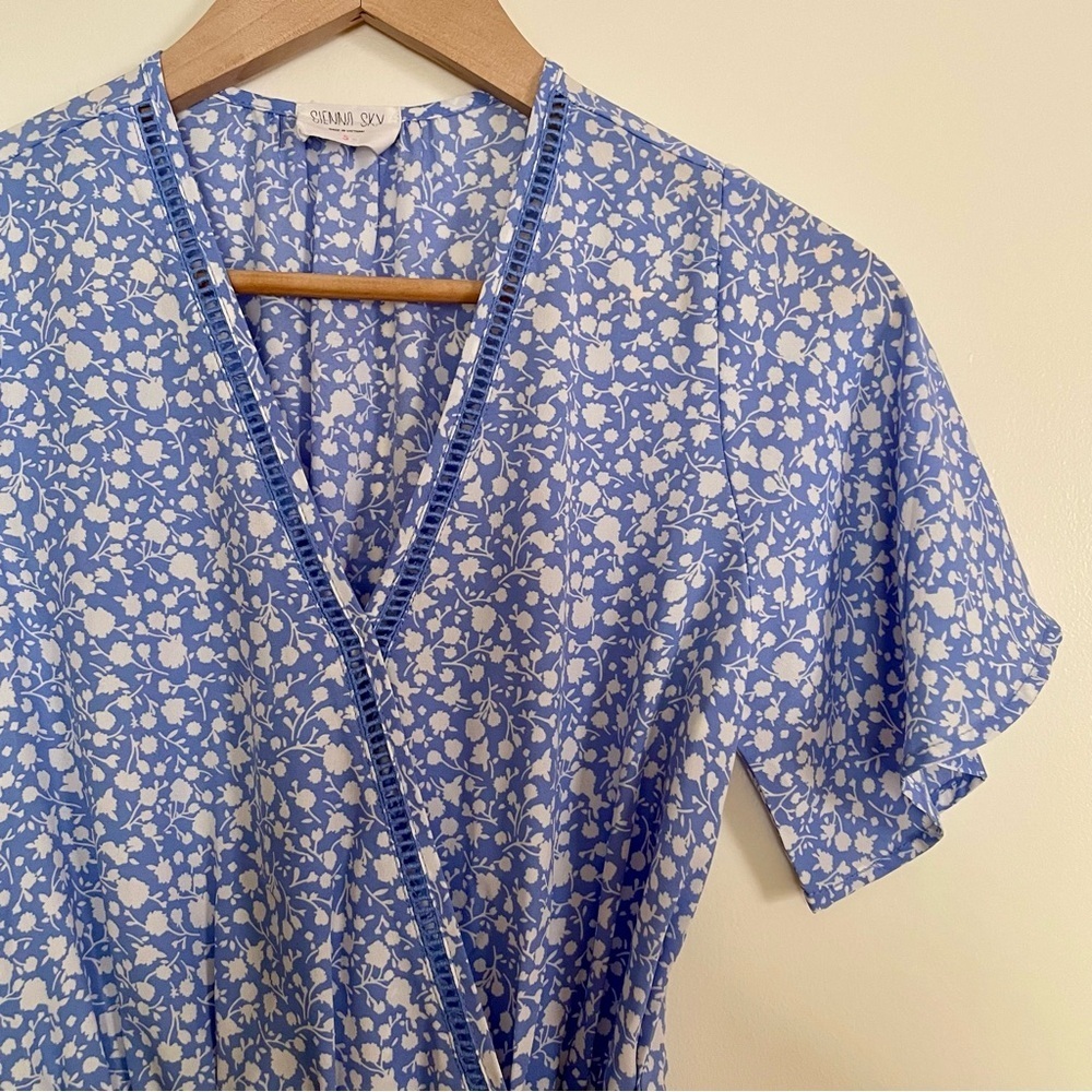 Sienna Sky Cornflower Blue & White Floral Wrap Style Blouse Top Size S